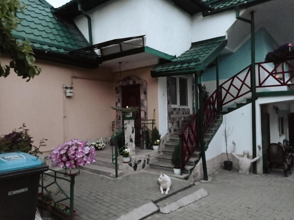 Casa Vinco Vici Hotel Turda Exterior photo